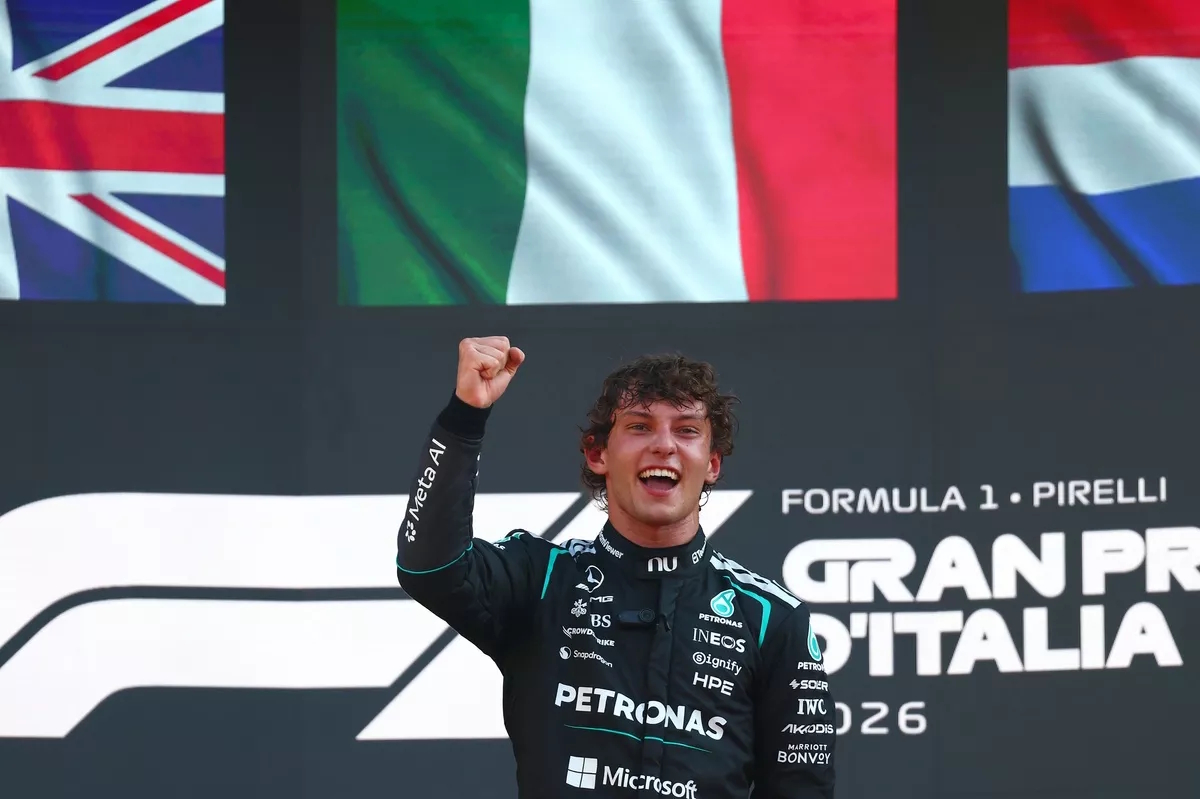 Kimi Antonelli después de ganar el gran premio de Monza 2026